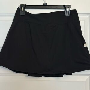 Vuori halo performance tennis skirt size medium